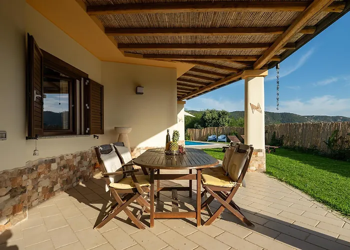Ecolux Pool Villa, Easy Access Southsardiniaholidays Villa *