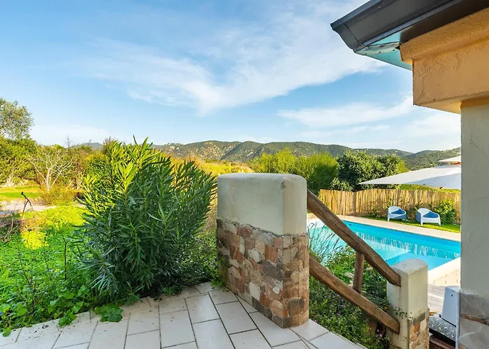 Ecolux Pool Villa, Easy Access Southsardiniaholidays Villa *