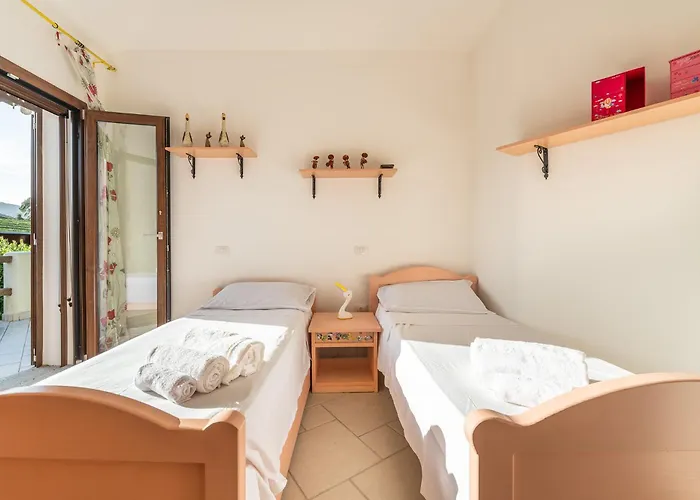 Ecolux Pool Villa, Easy Access Southsardiniaholidays Villa *